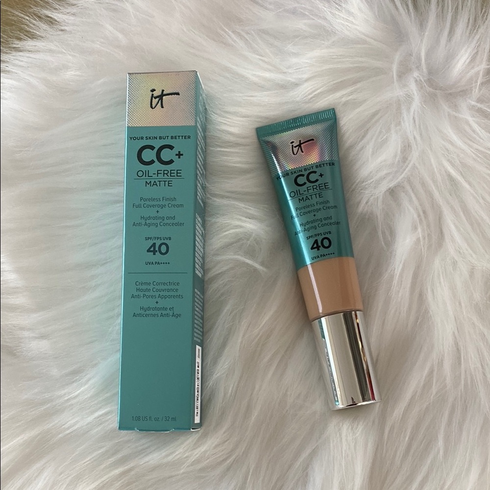 NIB IT Cosmetics Full Coverage fair/light cream